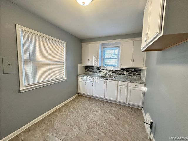 8685 Vaughan Street, Detroit, MI 48228