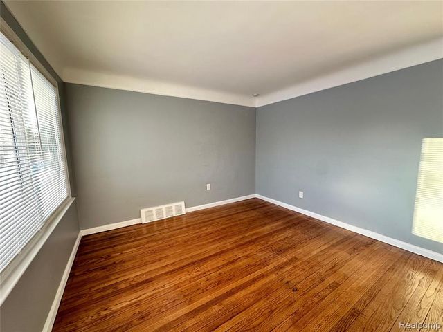 8685 Vaughan Street, Detroit, MI 48228