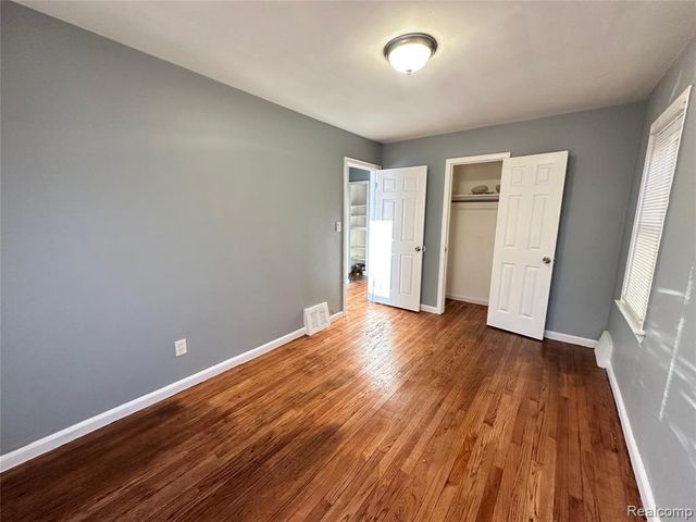 8685 Vaughan Street, Detroit, MI 48228