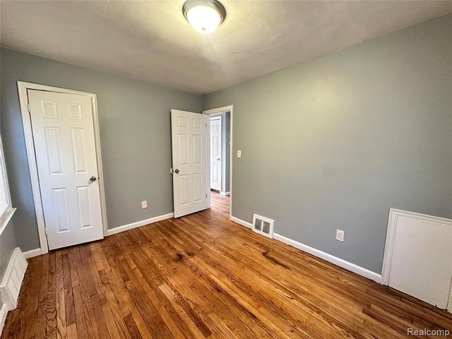 8685 Vaughan Street, Detroit, MI 48228