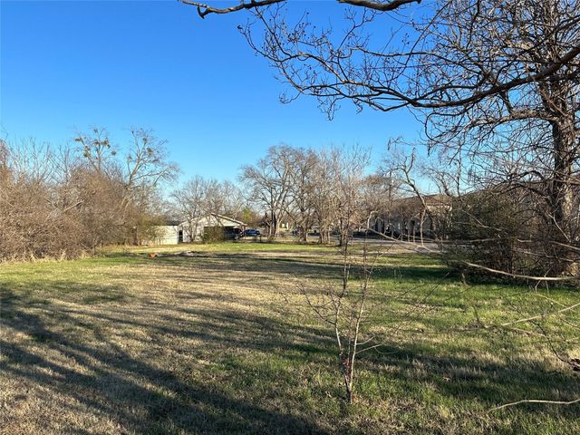 1300 Jackson Street N, Sulphur Springs, TX 75482