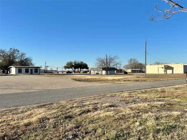 1300 Jackson Street N, Sulphur Springs, TX 75482