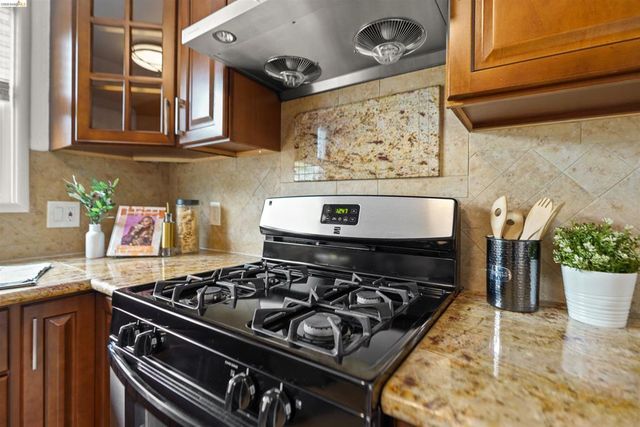 2339 McBryde Ave, Richmond, CA 94804