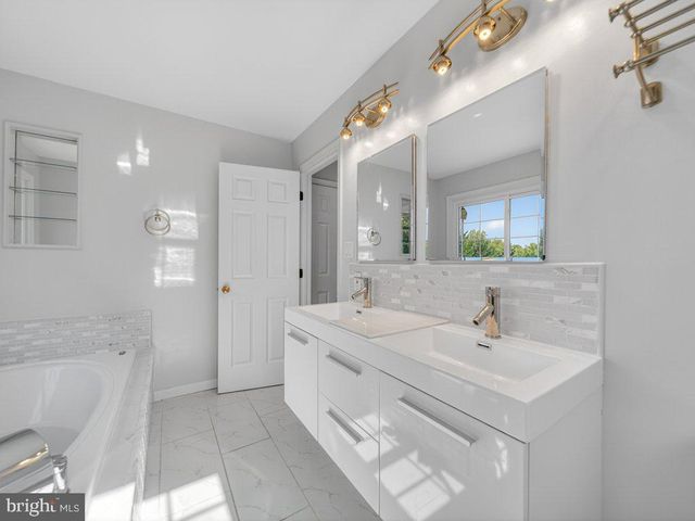 9290 BAKER ST, Owings, MD 20736
