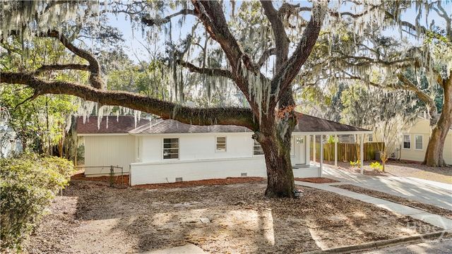 2105 E 60th Street, Savannah, GA 31404