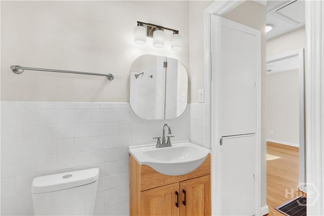 2105 E 60th Street, Savannah, GA 31404