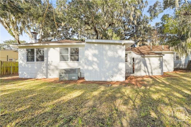 2105 E 60th Street, Savannah, GA 31404