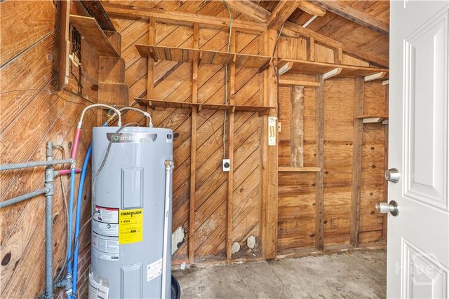 2105 E 60th Street, Savannah, GA 31404