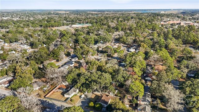 2105 E 60th Street, Savannah, GA 31404