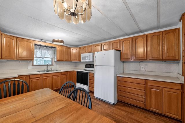 10513 LYNNWOOD AVENUE, Lake Wales, FL 33898