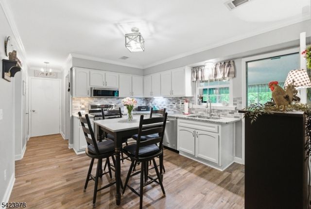 128 Merriam Ave, Newton Town, NJ 07860