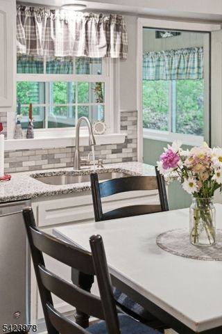 128 Merriam Ave, Newton Town, NJ 07860
