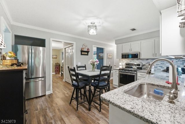 128 Merriam Ave, Newton Town, NJ 07860