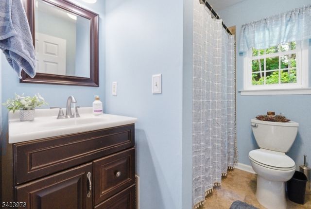 128 Merriam Ave, Newton Town, NJ 07860