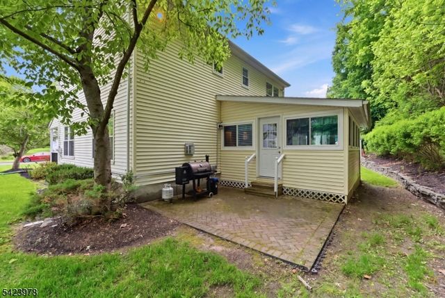 128 Merriam Ave, Newton Town, NJ 07860