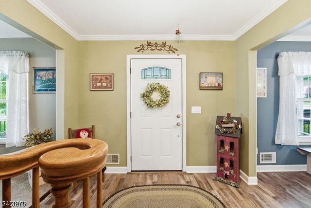 128 Merriam Ave, Newton Town, NJ 07860