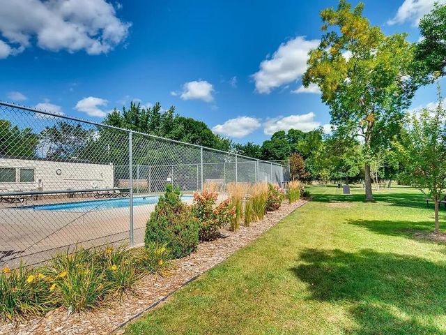 7332 72nd Lane N, Brooklyn Park, MN 55428