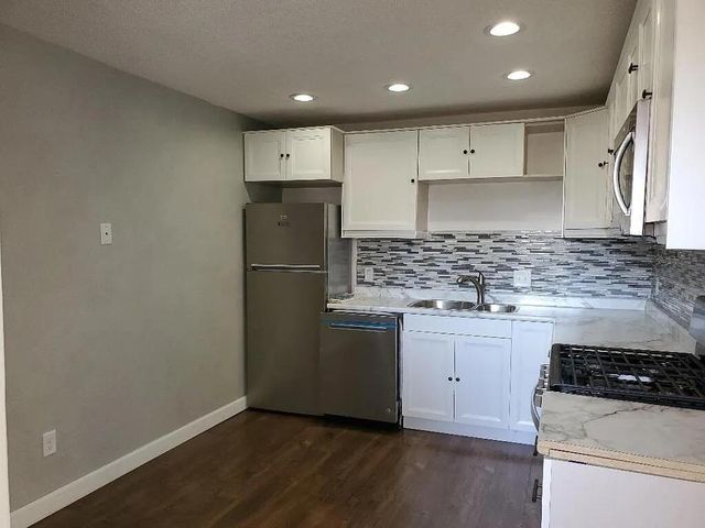 7332 72nd Lane N, Brooklyn Park, MN 55428