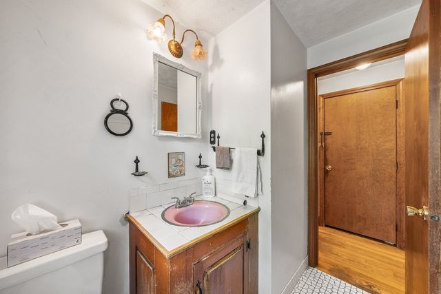 41 Academy Ave, Weymouth, MA 02189
