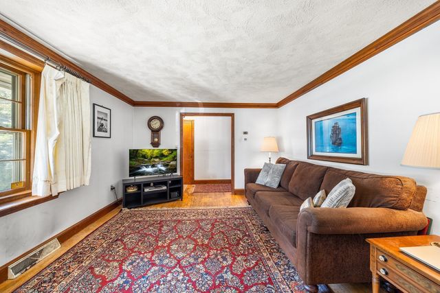 41 Academy Ave, Weymouth, MA 02189