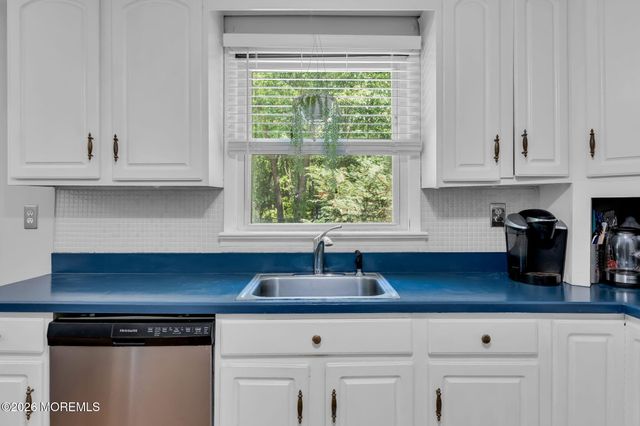 42 Ocean Avenue, Jackson, NJ 08527