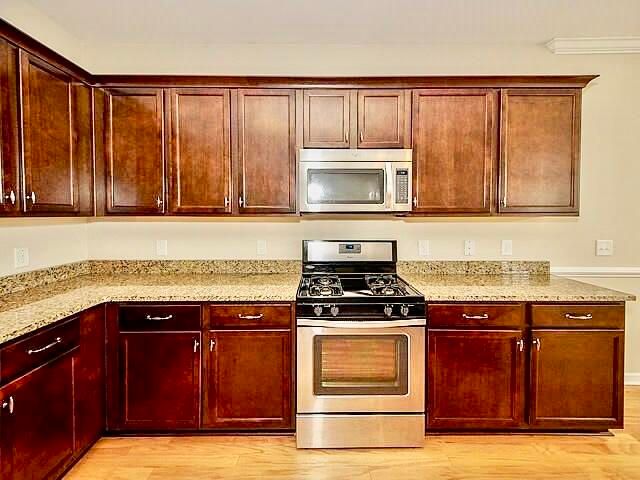 8154 Little Sydneys Way, North Charleston, SC 29406