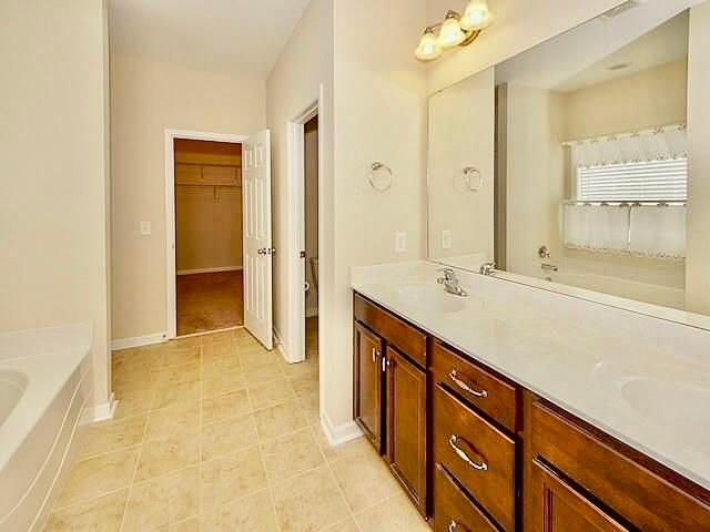 8154 Little Sydneys Way, North Charleston, SC 29406