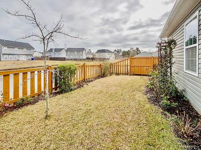 8154 Little Sydneys Way, North Charleston, SC 29406