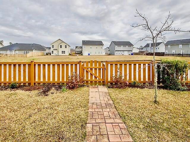 8154 Little Sydneys Way, North Charleston, SC 29406