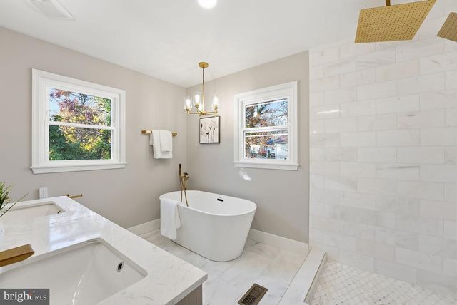 5716 SOMERSET RD, Riverdale, MD 20737