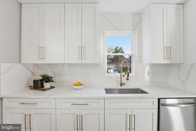 5716 SOMERSET RD, Riverdale, MD 20737