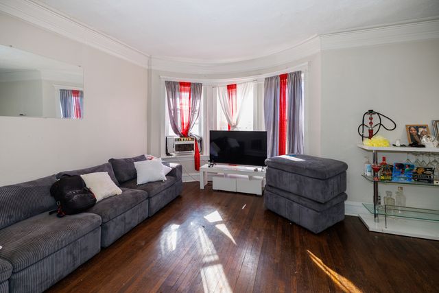 3624 W Lexington Street, Chicago, IL 60624