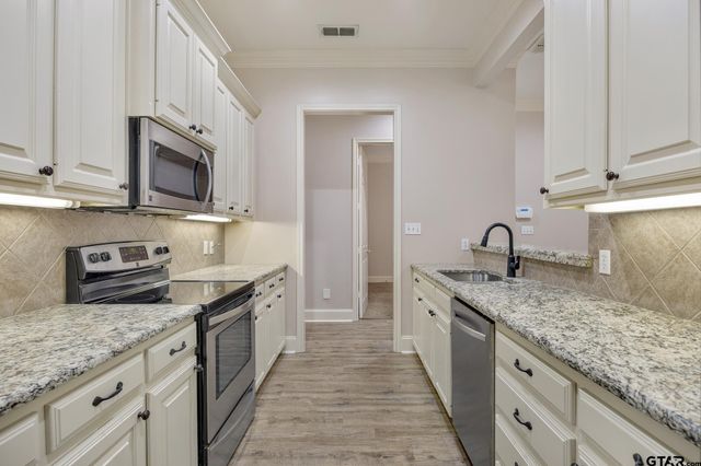 2431 Homestead Ln, Tyler, TX 75701