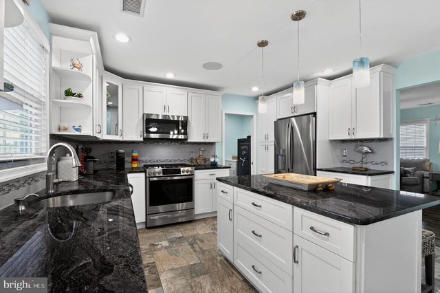 15 KENTUCKY DR, Little Egg Harbor Twp, NJ 08087