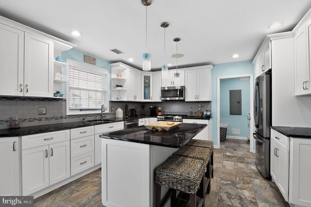 15 KENTUCKY DR, Little Egg Harbor Twp, NJ 08087