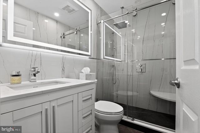 15 KENTUCKY DR, Little Egg Harbor Twp, NJ 08087
