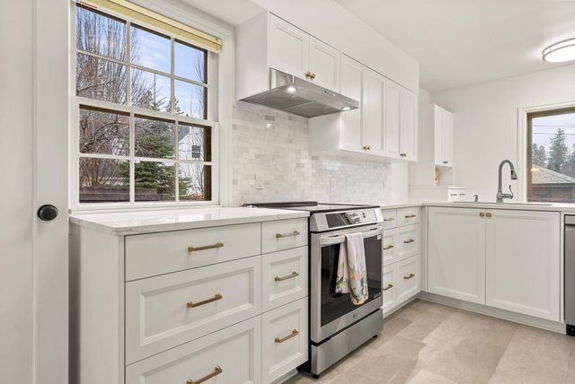 818 W 27th Ave, Spokane, WA 99203