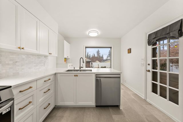 818 W 27th Ave, Spokane, WA 99203