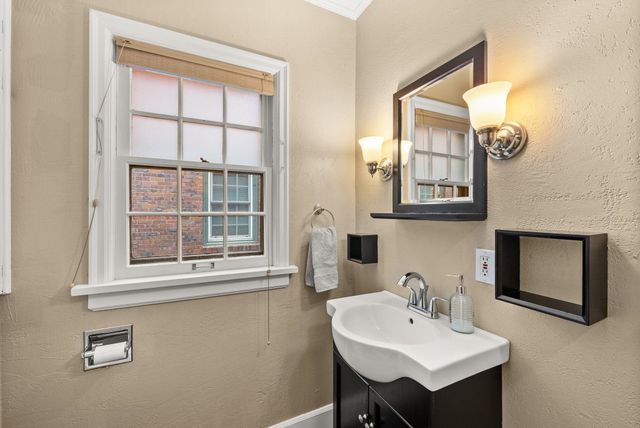 818 W 27th Ave, Spokane, WA 99203