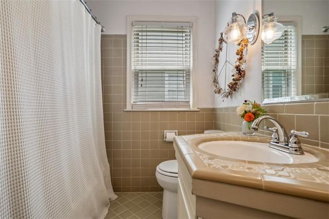 5337 Clark Drive, Roeland Park, KS 66205