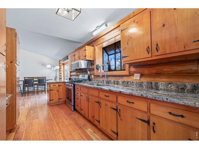 589 Keko Dr, Loveland, CO 80537