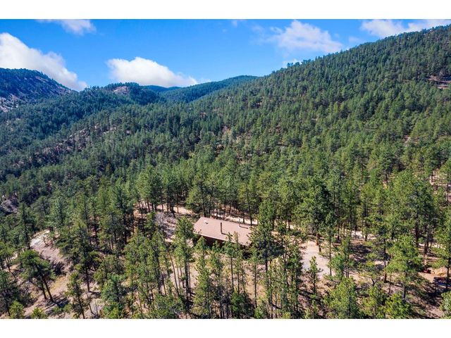 589 Keko Dr, Loveland, CO 80537