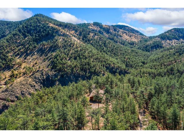 589 Keko Dr, Loveland, CO 80537
