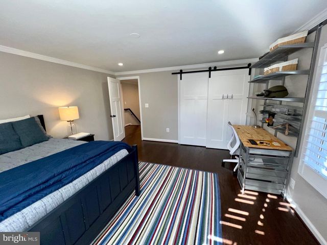 909 SAINT STEPHENS RD, Alexandria, VA 22304