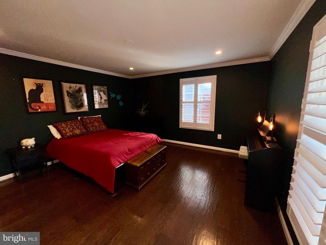 909 SAINT STEPHENS RD, Alexandria, VA 22304