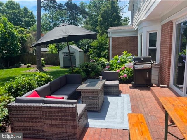 909 SAINT STEPHENS RD, Alexandria, VA 22304