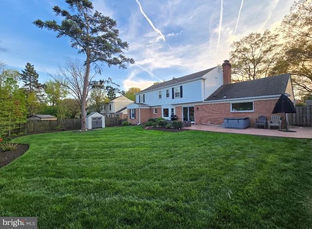 909 SAINT STEPHENS RD, Alexandria, VA 22304