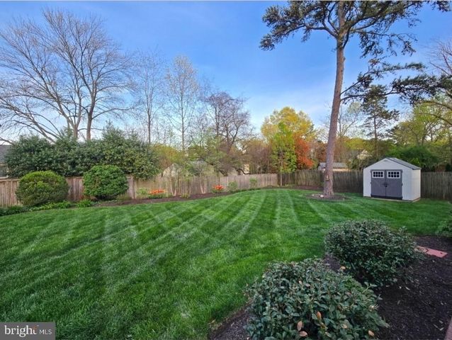 909 SAINT STEPHENS RD, Alexandria, VA 22304