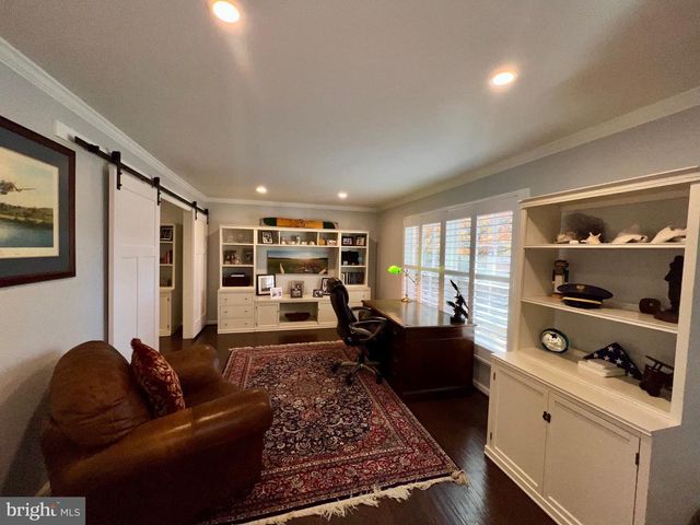 909 SAINT STEPHENS RD, Alexandria, VA 22304