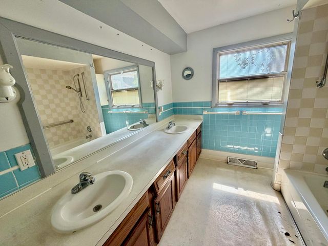 171 Dennis Avenue, Fruitport Vllg, MI 49415